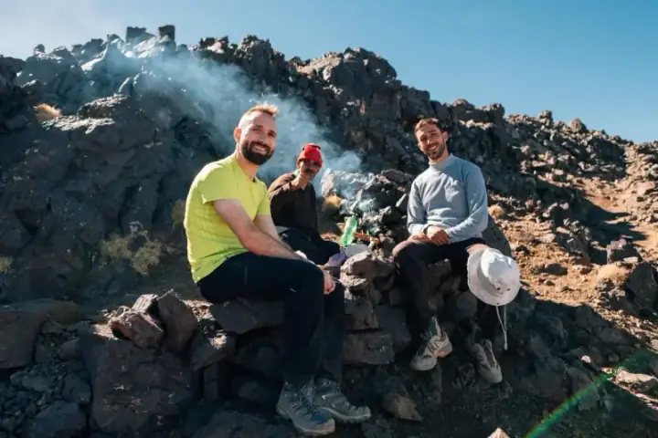 2-Day Mount Toubkal Weekend Summit Adventure from Marrakech — photo 1 sur adventuro
