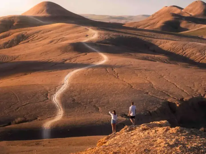4-Day Atlas Mountains Trek and Agafay Desert Escape from Marrakech — photo 1 sur adventuro