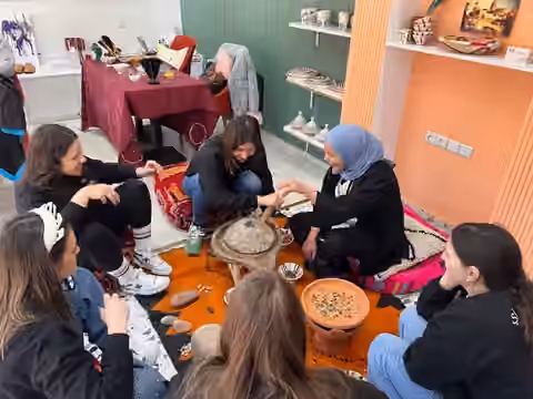 Groupe pendant l’atelier beauté