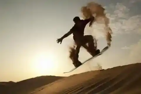 Thrill & Adventure: Quad Biking on the Beach & Sandboarding in the Desert! — photo 1 sur Peek