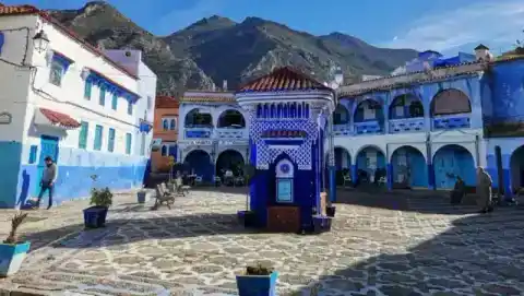 Place et bâtiments bleus de Chefchaouen — TourHQ