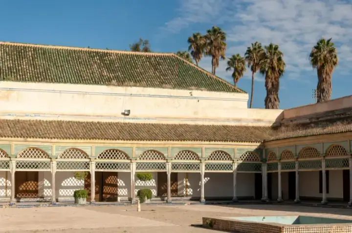 Half-Day Marrakech Walking Tour: Bahia Palace, Mellah and Jemaa el-Fna — photo 1 sur ToursByLocals