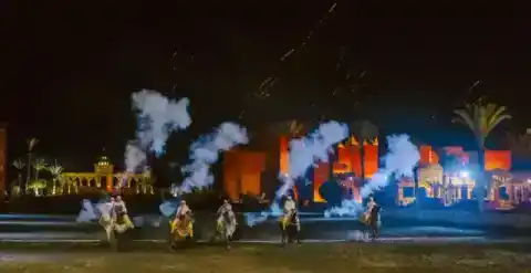 Spectacle équestre nocturne — Traveloka