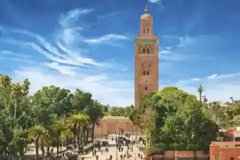 Minaret et jardins de la Koutoubia — Traveloka