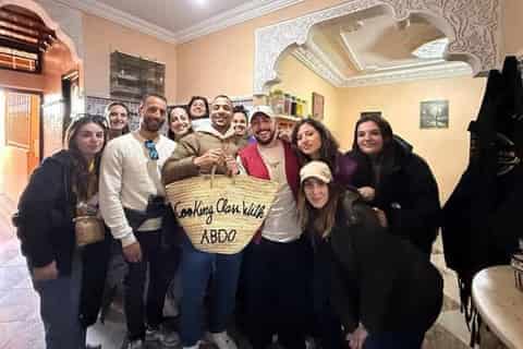 Groupe du cours de cuisine avec ABDO