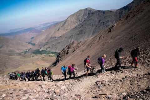 Randonneurs sur un sentier du Toubkal