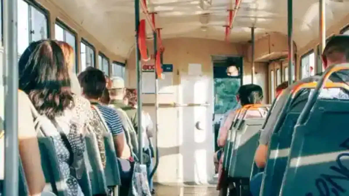 Passagers à bord d’une navette collective — sélection Suntransfers