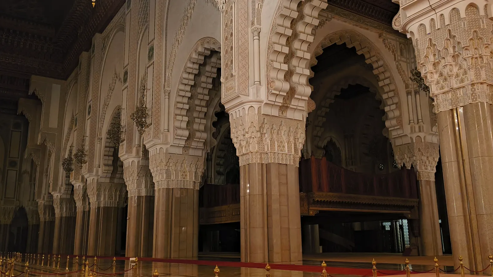 L’intérieur de la mosquée Hassan II, Casablanca